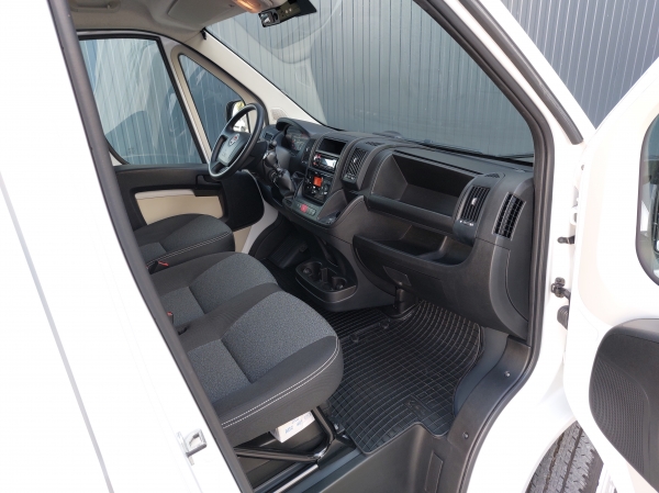 FIAT DUCATO HLADILNIK